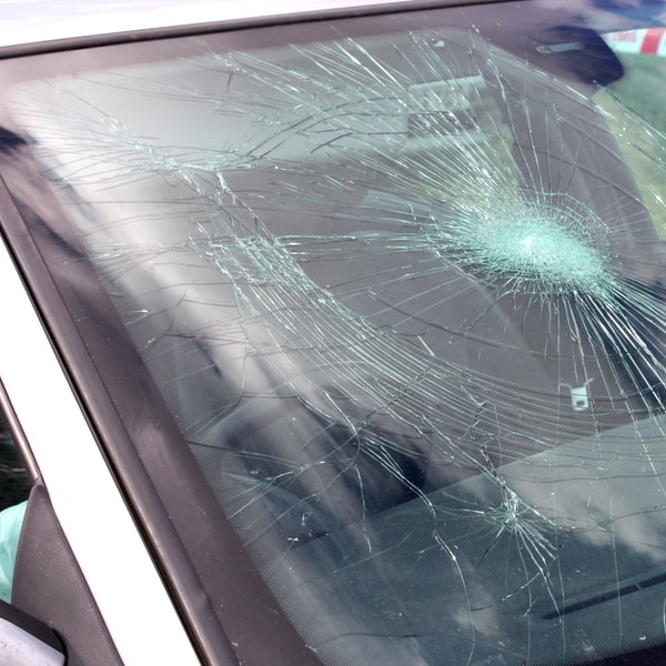 which auto glass replacement tech to call and what is the price cost to fix windshield 